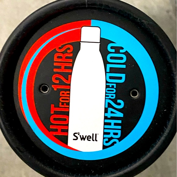 NEW Swell 17 oz Insulated Bottle - Satin Collection: Bikini Pink - Picture 5 of 8